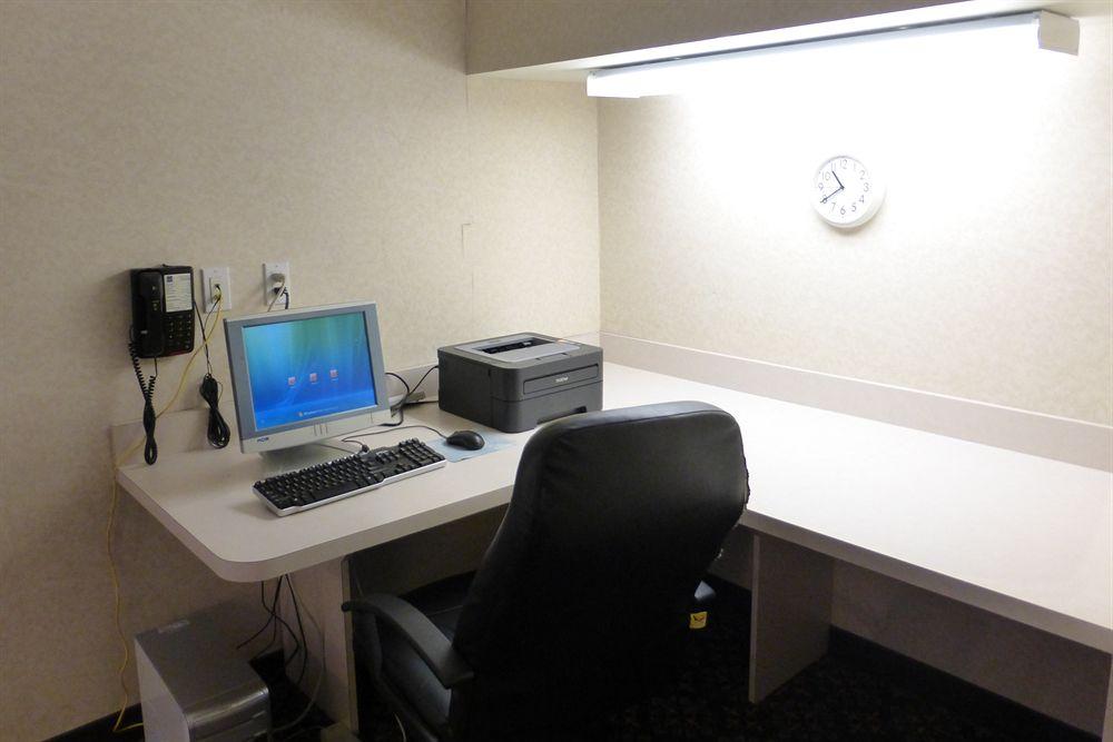Chesapeake Inn And Suites Lexington Park Patuxent River Naval Air Station 加利福尼亚 外观 照片