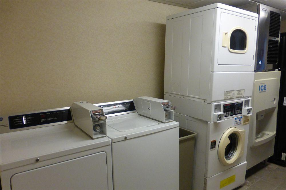 Chesapeake Inn And Suites Lexington Park Patuxent River Naval Air Station 加利福尼亚 外观 照片