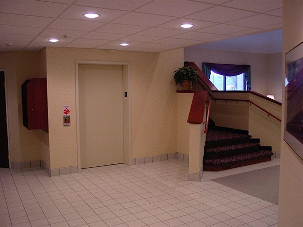 Chesapeake Inn And Suites Lexington Park Patuxent River Naval Air Station 加利福尼亚 外观 照片