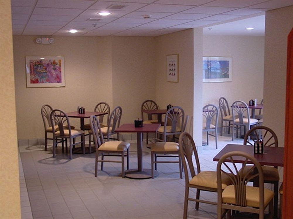 Chesapeake Inn And Suites Lexington Park Patuxent River Naval Air Station 加利福尼亚 外观 照片